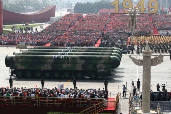 중국의 대륙간탄도미사일(ICBM) ‘둥펑(DF)-41’. 신화통신 트위터