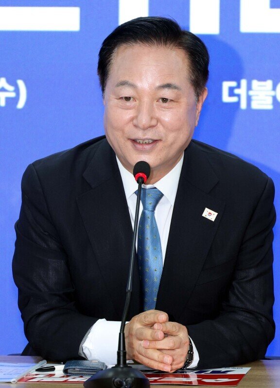 5월 21일 김두관 더불어민주당 대선후보 직속 지방분권혁신위원장이 서울 여의도 중앙당사에서 열린 결의대회에서 발언하고 있다. 뉴시스