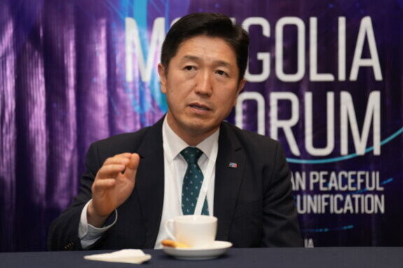 서인택 통일을실천하는사람들 공동의장이 6월 24일 인터뷰에서 답변하고 있다. 글로벌피스재단 제공