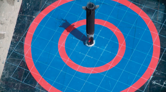 2021년 9월 15일 국방부가 ‘고위력 탄도미사일’ 시험발사 당시 목표물 타격 장면이라고 공개한 사진. 다만 당시 공개된 미사일은 현무-2인 것으로 알려졌다. 국방부 제공