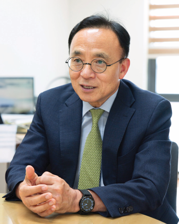 거시경제 전문가인 김영익 서강대 경제대학원 교수. 조영철 기자