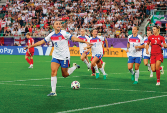 잉글랜드 여자 축구 국가대표팀이 7월 13일(현지 시간) 스위스 장크트갈렌에서 열린 유럽축구연맹(UEFA) 여자 유로 2025 D조 3차전에서 웨일스에 6-1로 승리했다. 뉴시스