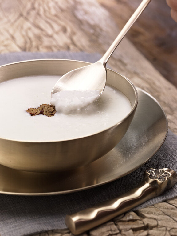 우유를 요리에 활용하면 좀 더 쉽고 맛있게 섭취할 수 있다. 사진은 우유로 끓인 타락죽. GETTYIMAGES