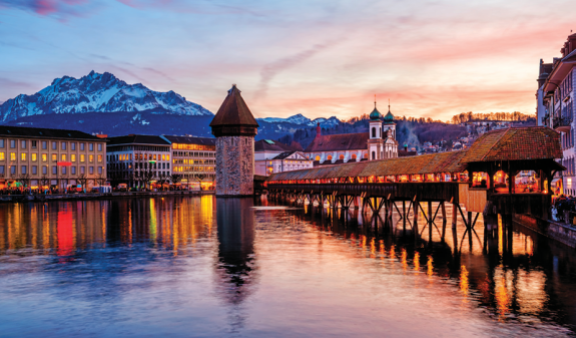 유럽에서 가장 오래된 목조 다리인 카펠교. GETTYIMAGES 