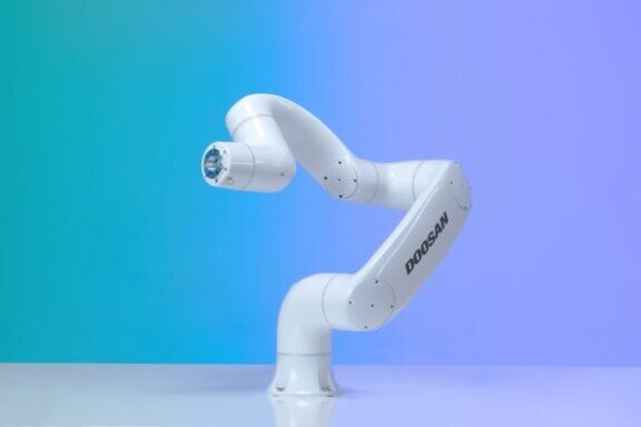 두산로보틱스가 개발한 협동로봇 E시리즈. 두산로보틱스 제공