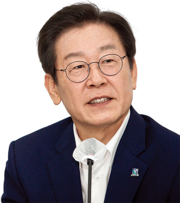 8월 31일 국회 국민의힘 원내대표실을 방문한 더불어민주당 이재명 대표. [뉴스1]