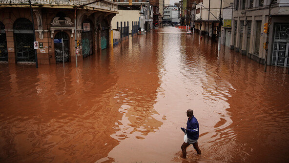 브라질 대홍수에 78명 사망…“전쟁 한 장면처럼 도시 무너져”
