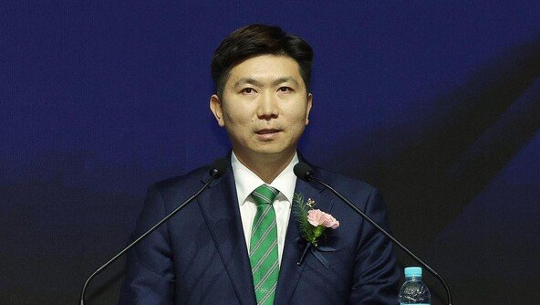 [속보]‘탁구 영웅’ 유승민, 이기흥 꺾고 체육회장 당선 ‘대이변’