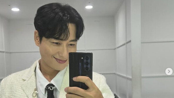 “반바지도 못 입고 다녔다”…이지훈이 고백한 피부질환은?