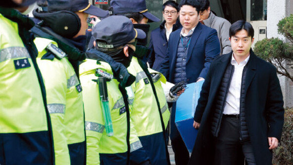 김병기 아내 업무추진비 유용 의혹… 동작구의회 정회 4분 후 낙짓집서 결제