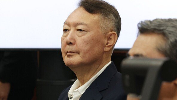 尹 “홍장원 메모 지렁이 글씨”…재판부 “왜 흥분하시냐”