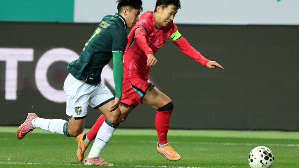 손흥민 환상 프리킥 골-조규성 복귀골…홍명보호, 볼리비아에 2-0 승리