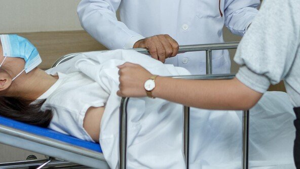 “온 몸에 구더기, 피부 괴사”…아픈 아내 방치한 육군 부사관