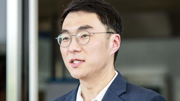 “형·누나는 민주당 언어풍토” “돌 함께 맞겠다”…김남국 감싸는 與