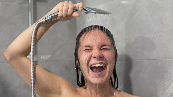 물줄기 확 세진다…샤워기 30분만에 복원하는 방법 [알쓸톡]