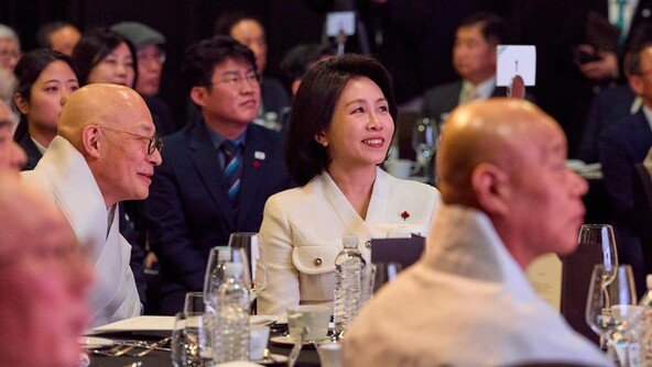 김혜경 여사 “자비의 마음이 우리 사회의 힘… 불교는 큰 등불”