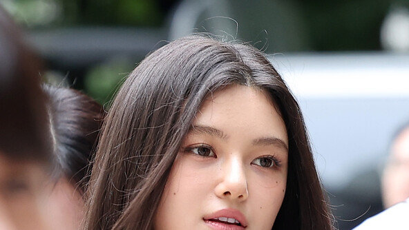 뉴진스 완전체 깨졌다…하니 복귀-다니엘은 계약해지