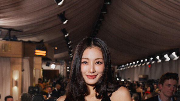 트와이스 지효, 고급 시스루 장착…美 골든글로브 참석