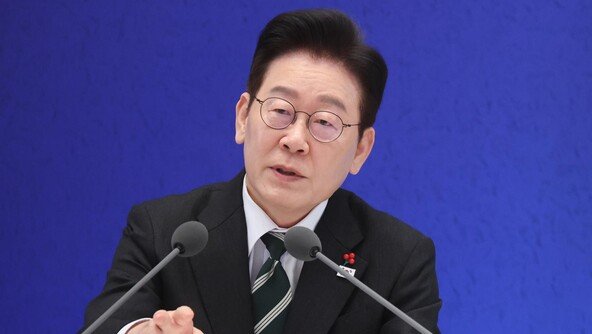 李 “환율 잘 견디고 있어…우리 정책만으론 원상회복 어려워”