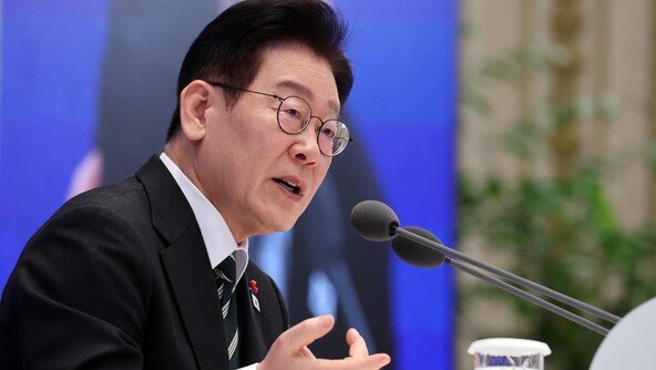 李 “용인 반도체 클러스터, 정부가 옮기라면 옮기나”