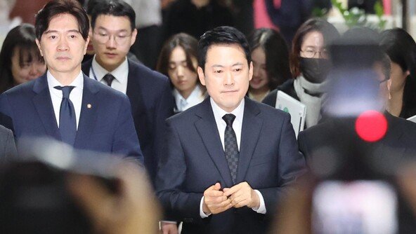 張, 절윤 대신 ‘尹 어게인’ 유튜버와 한배… TK-PK의원도 “충격”