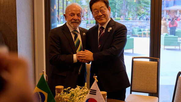 李 “나의 영원한 동지 룰라, 열렬히 환영”…소년 노동자 출신 부각