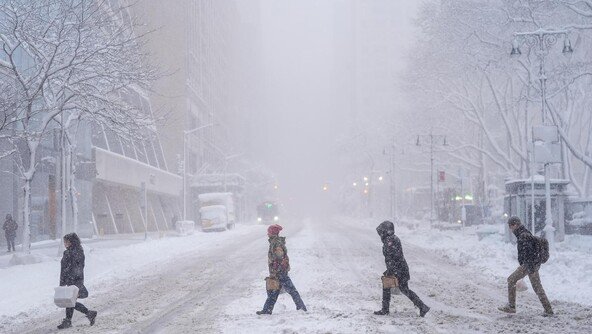 폭설 피해 차에서 휴대폰 충전하던 대학생 사망, 왜?