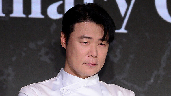 최현석 레스토랑 “노출 의상 자제해달라”…얼마나 심했길래