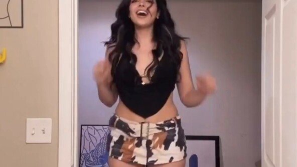 하메네이 사망에 ‘트럼프 댄스’ 환호…이란 여성 정체 밝혀졌다