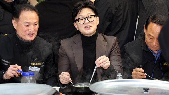 한동훈 “尹이어도 코스피 6000 가능” 발언에…與 “윤어게인 본색”