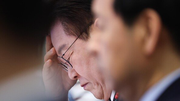 李 “빈대 잡자고 초가삼간 태우는 개혁은 안돼”…추미애 법사위 겨냥?