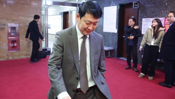 국민 70% “국힘 비호감”…민주는 ‘호감’이 50%로 올라