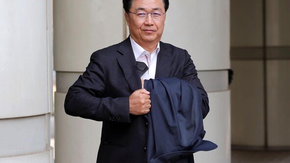 “국정원 관계자가 ‘돈-승진 다 해준다’ 회유”… ‘홍장원 메모’ 적은 국정원 직원, 법정 진술