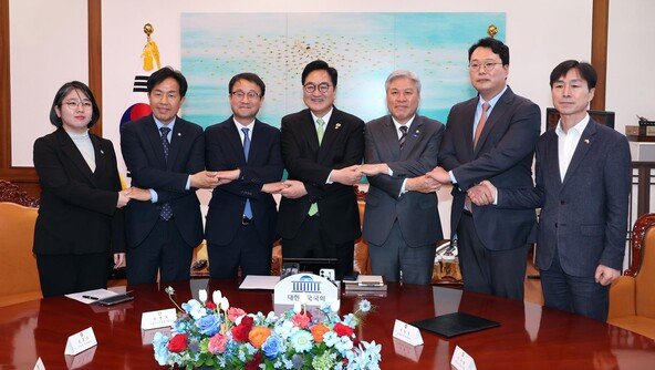 국힘 뺀 6개 정당 개헌 합의…“5·18-부마항쟁 함께 수록”
