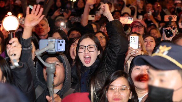5만 환호 속  BTS 컴백…“잊을 수 없는 추억” “모든 게 최고”