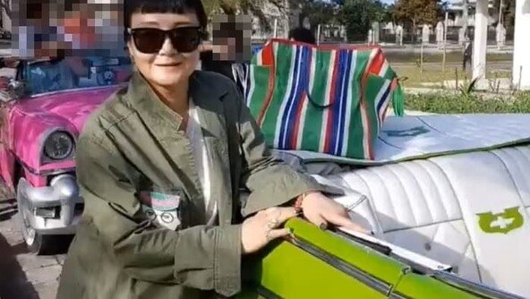 “영어 못하는 애들”…전지현 시모, BTS 발언 논란에 “난 10년차 아미”