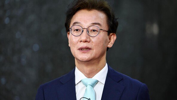 [단독]“전재수가 받은 시계는 785만원 까르띠에 발롱블루”