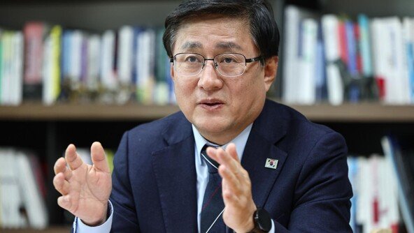 기후장관 “최악 상황땐 쓰레기 일반봉투에 버리게 허용”