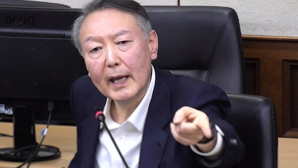 파면 1년 반성없는 尹 “내란몰이 소설” 재판 내내 궤변