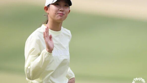 ‘14세’ 김서아 깜짝 돌풍…34년 만에 박세리 최연소 우승 기록 깰까