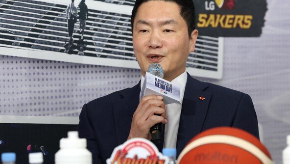 껄끄러운 KCC 피하려 ‘고의 져주기’? 전희철 SK 감독에 벌금 500만원