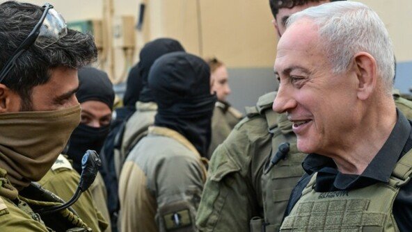 방탄조끼 입은 네타냐후 “전쟁 안끝났다”…이란 공격재개 준비