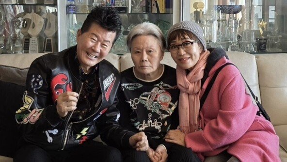 하춘화, 치매 투병 ‘옥경이’에 거금 전달…태진아와 50년 우정