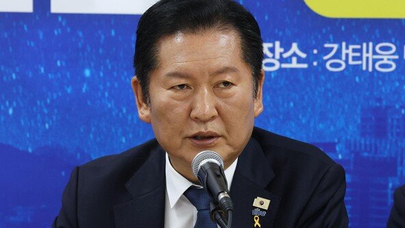 정청래 “의원 향해 고개 빳빳이 든 檢깡패들…수사권 손톱만큼도 안돼”