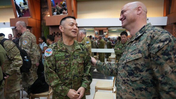 日 1400명 첫 파병에 中 최신 구축함 맞불…중일 군사긴장 격화