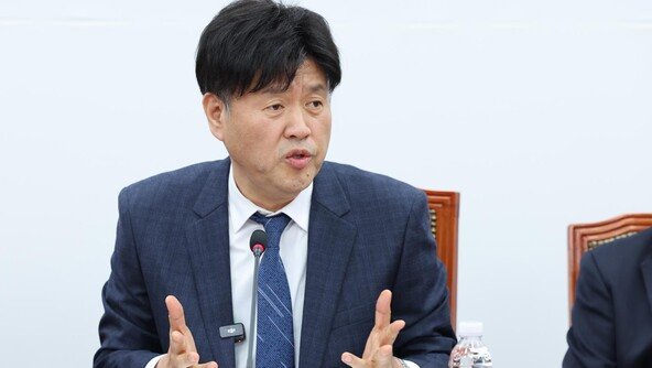 ‘李의 오른팔’ 낙마시키나…與지도부 ‘김용 공천 불가’ 기울어