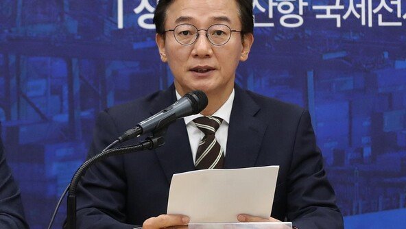 “전재수 보좌진, 압수수색前 망치로 하드디스크 부숴 증거 인멸”