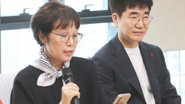 “마지막 숙제 끝내 행복”…1억 기부한 퇴직 교사