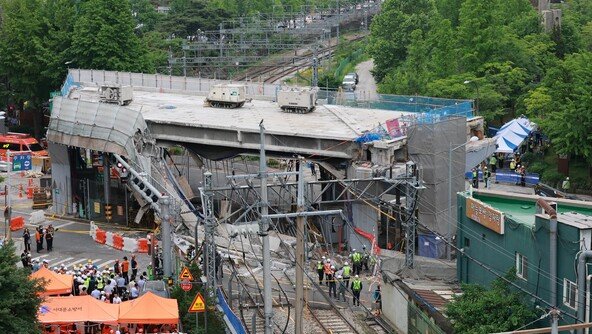 새벽에 “상판 2.9㎝ 주저앉아” 철거 중단…점검단 투입후 참변