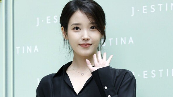“잠실 스벅 선결제해줘” 투표용지 사태에 아이유 SNS 불똥